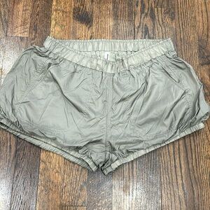 FP Movement green sunshine bubble hem shorts size S